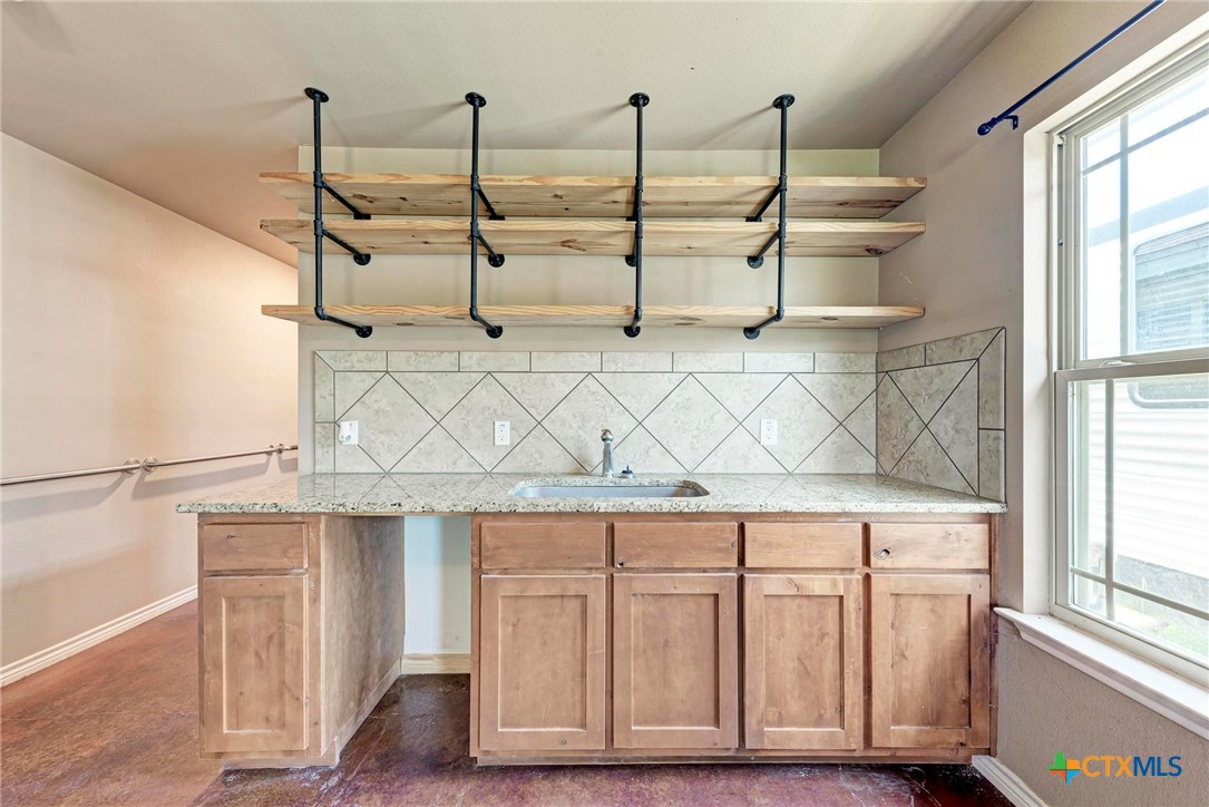 23748 N Us Highway 281 Property Photo 21