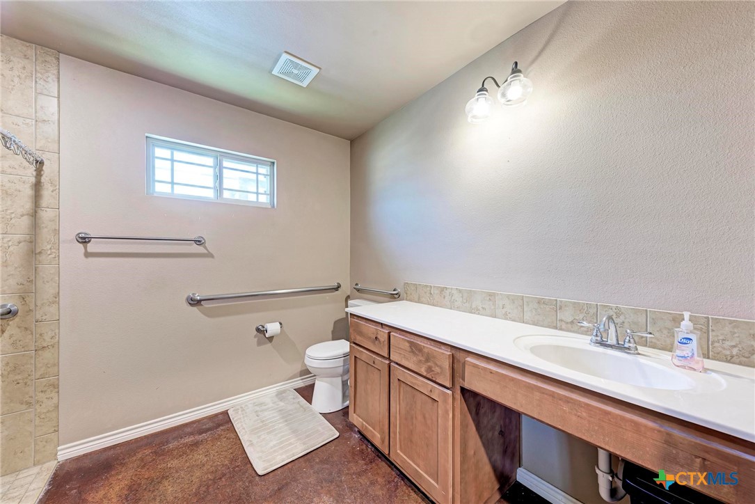 23748 N Us Highway 281 Property Photo 22