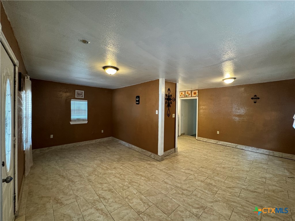 175 S West End Avenue Property Photo 11