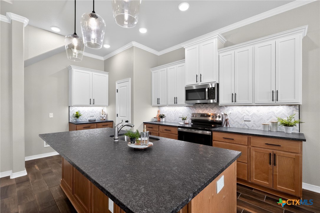 218 Sand Lilly Drive Property Photo 3