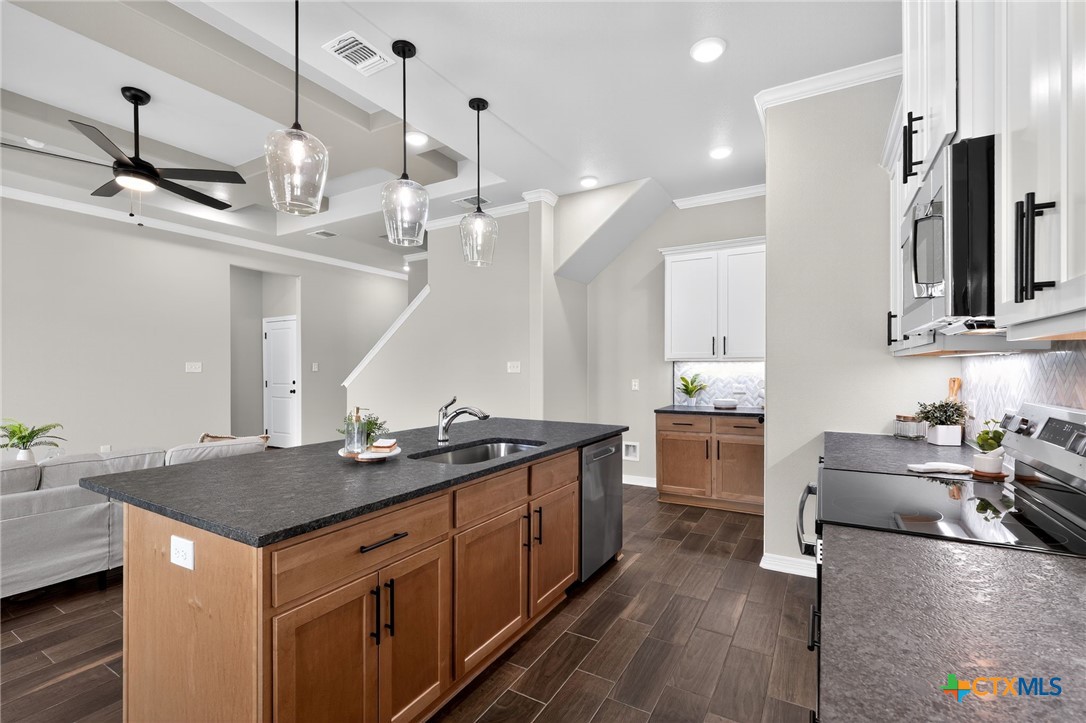 218 Sand Lilly Drive Property Photo 4