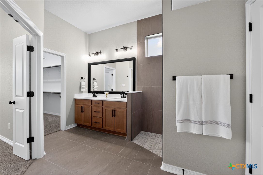 218 Sand Lilly Drive Property Photo 9