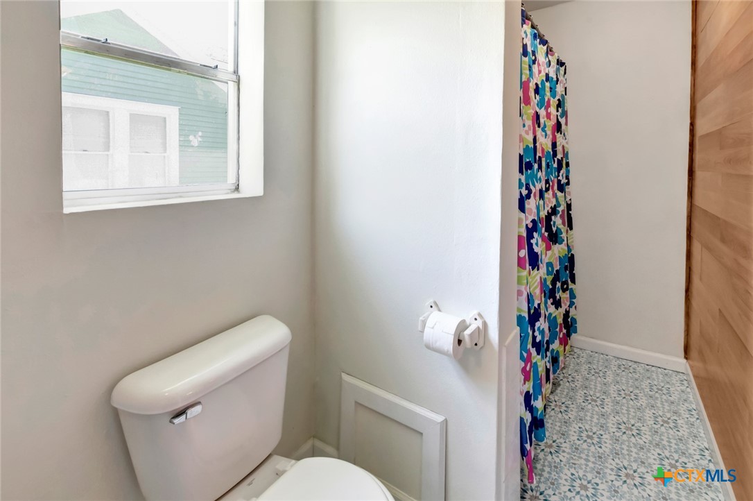 304 W Putnam Property Photo 31