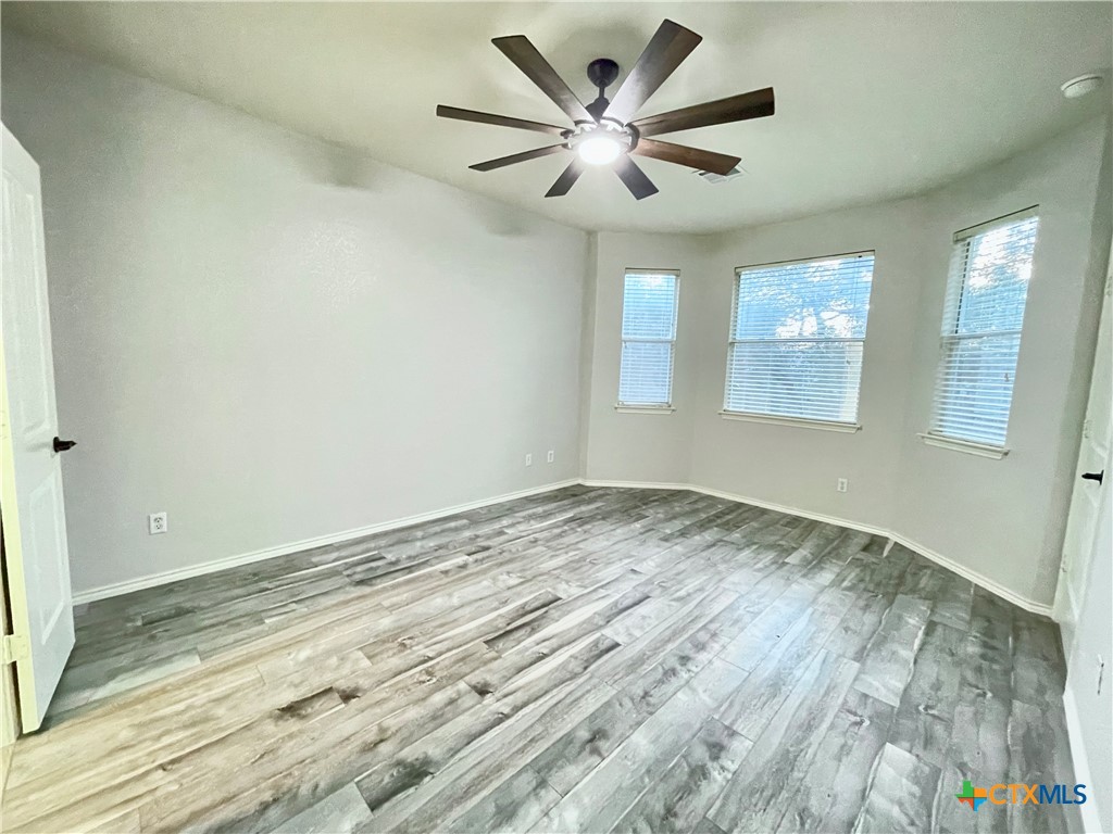 403 Red Hawk Drive Property Photo 24