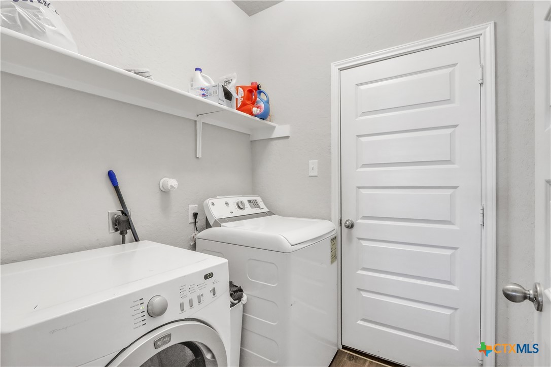 2425 Marty Way Property Photo 21