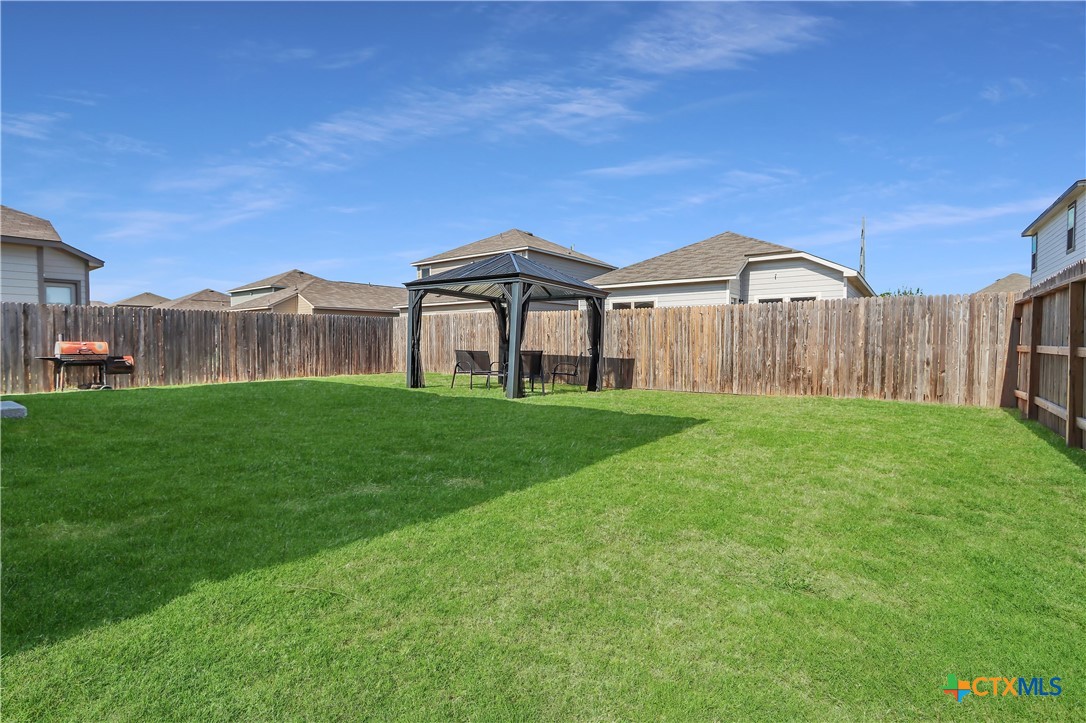 2425 Marty Way Property Photo 23