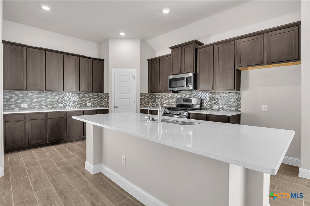 4198 Island Run Property Photo