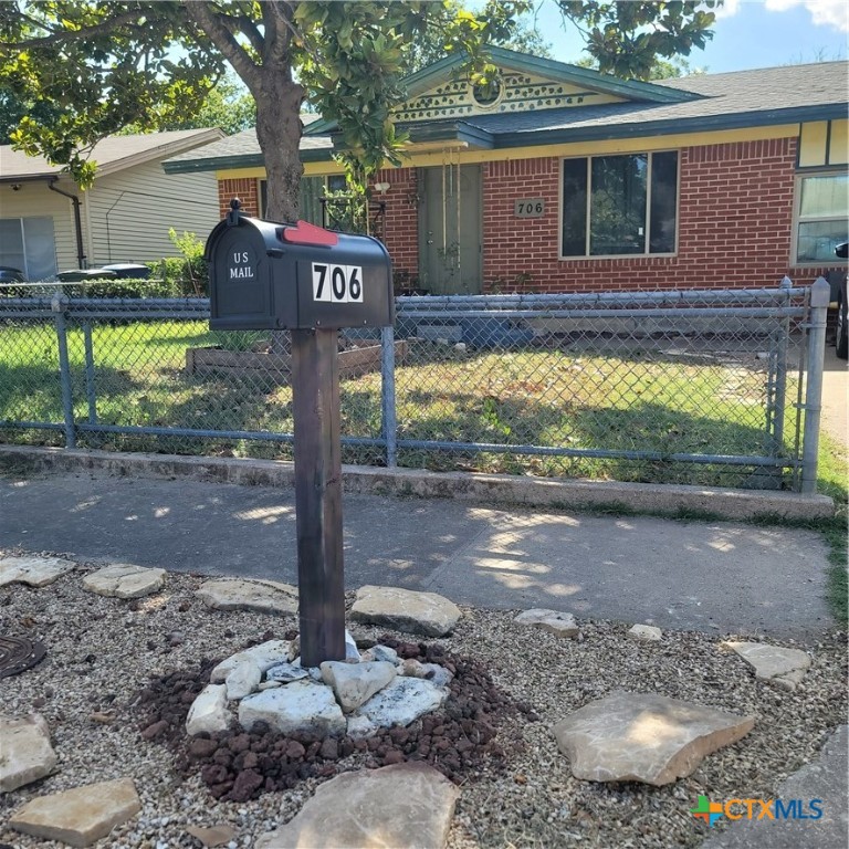706 S 1st Street Property Photo 1