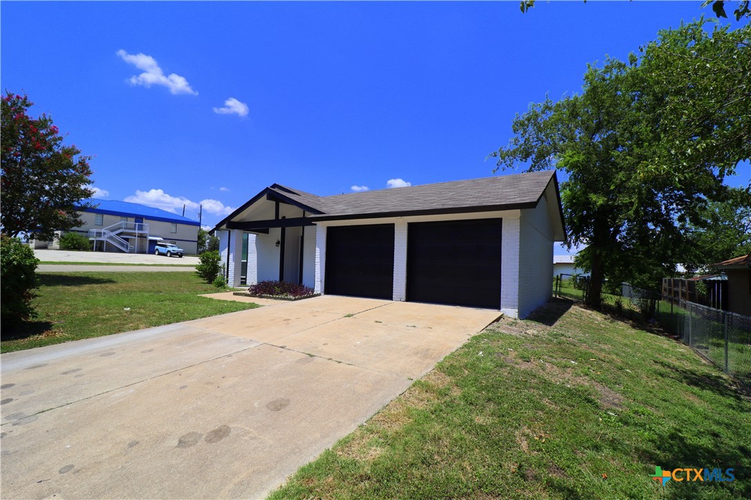 1309 Swope Drive Property Photo 2