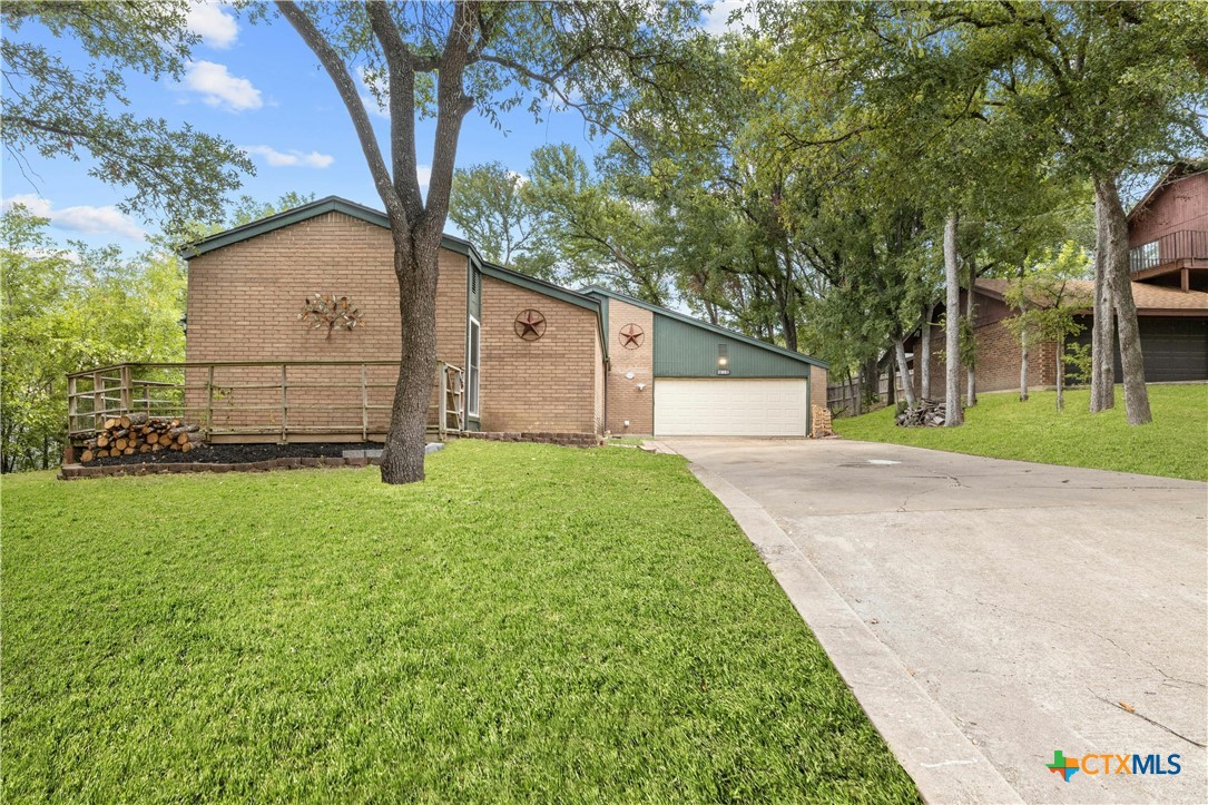 4006 Robinhood Drive Property Photo 2