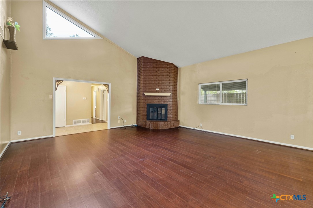 4006 Robinhood Drive Property Photo 7