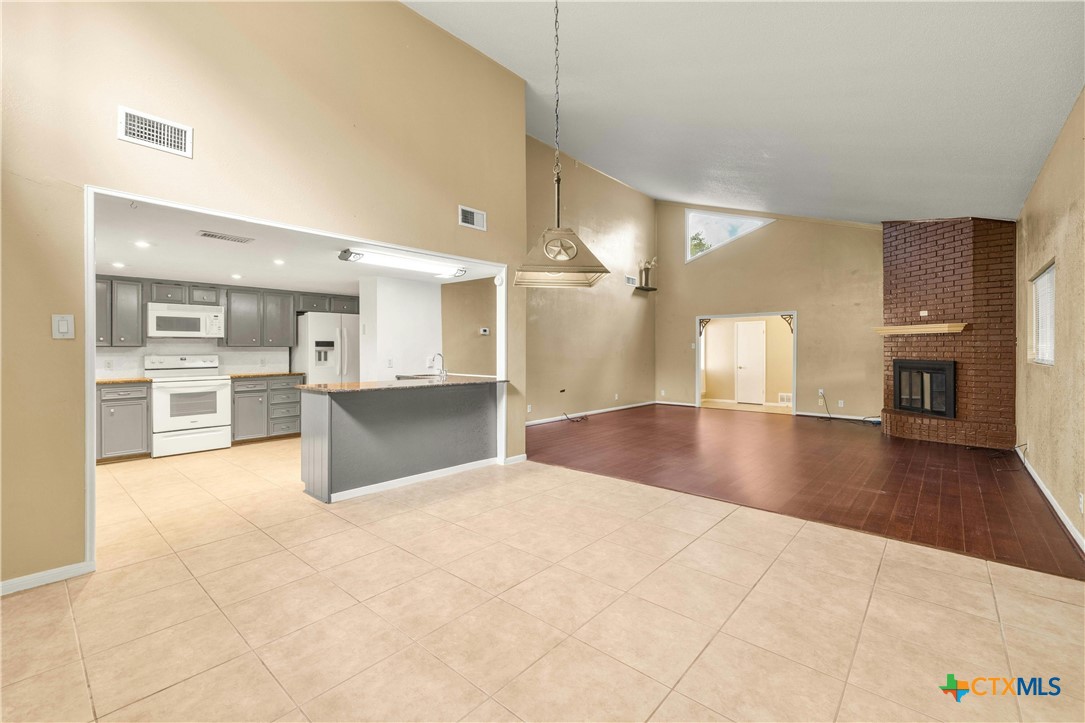 4006 Robinhood Drive Property Photo 12