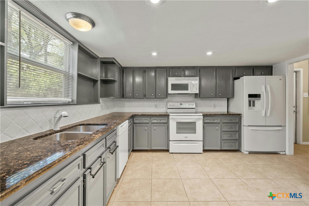 4006 Robinhood Drive Property Photo 14