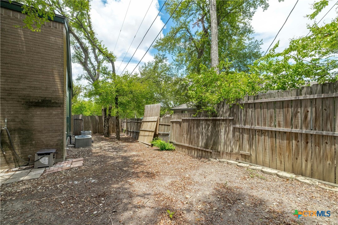4006 Robinhood Drive Property Photo 27