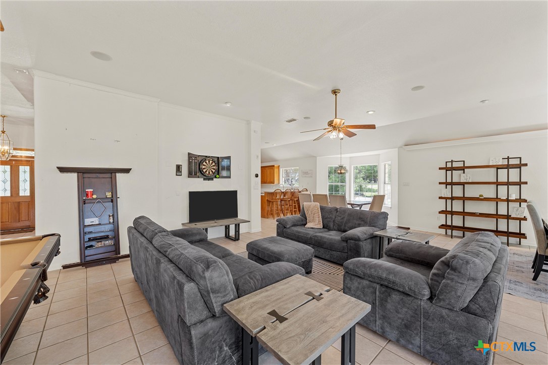 5008 Lakeaire Circle Property Photo 6