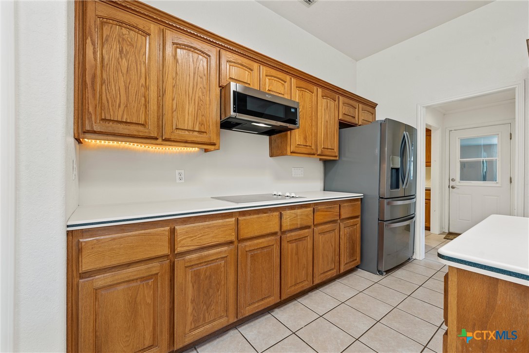 5008 Lakeaire Circle Property Photo 9