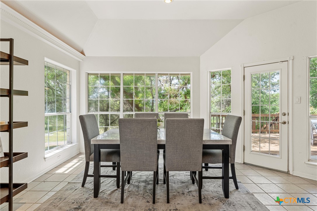 5008 Lakeaire Circle Property Photo 13