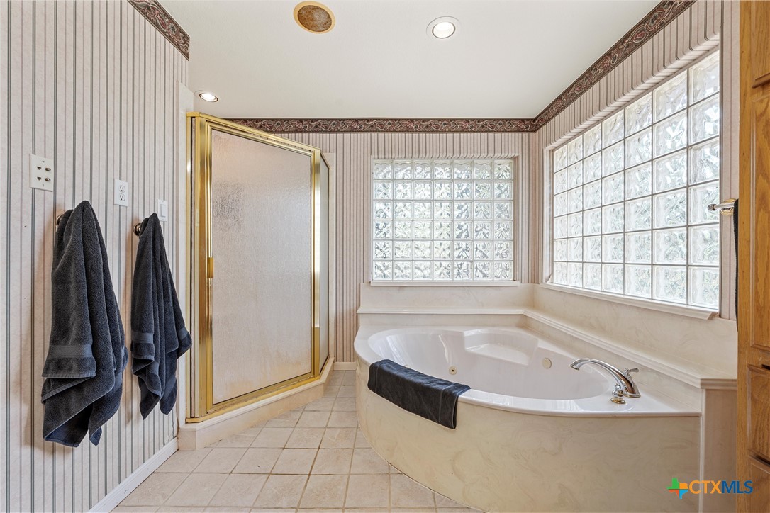 5008 Lakeaire Circle Property Photo 23