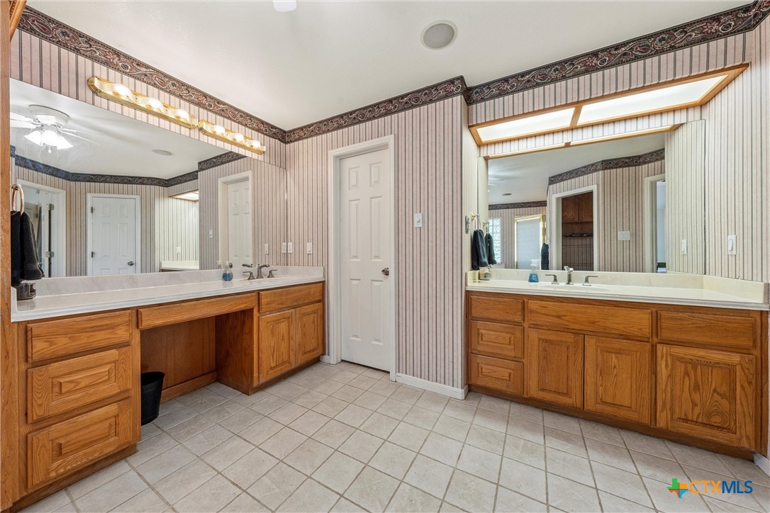 5008 Lakeaire Circle Property Photo 24