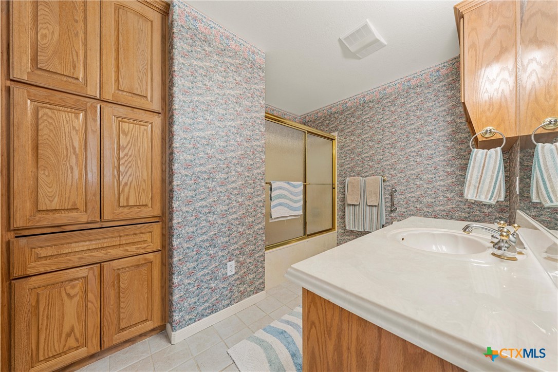 5008 Lakeaire Circle Property Photo 27