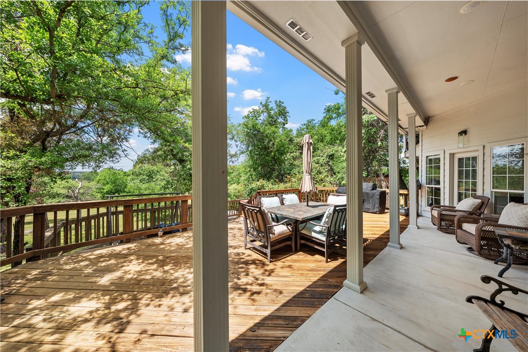 5008 Lakeaire Circle Property Photo 33