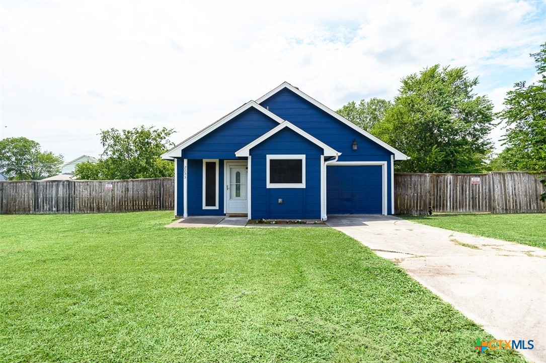 2203 Lazy Ridge Drive Property Photo 1