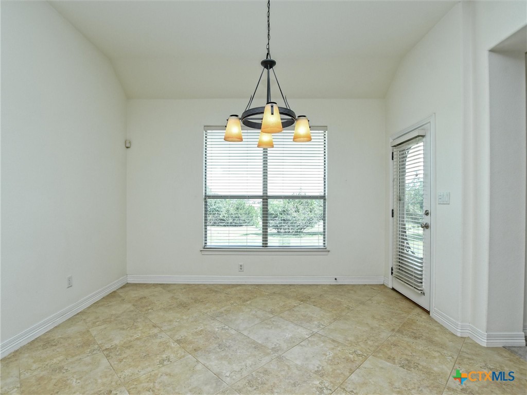 110 Stable Oaks Property Photo 7