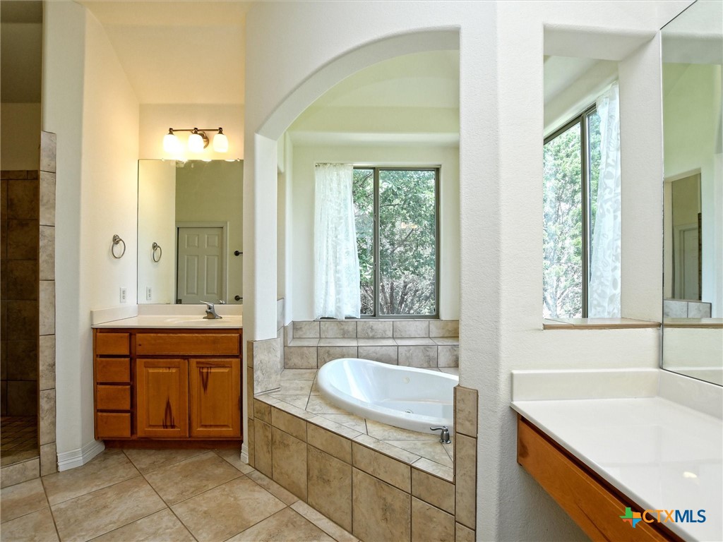 110 Stable Oaks Property Photo 18