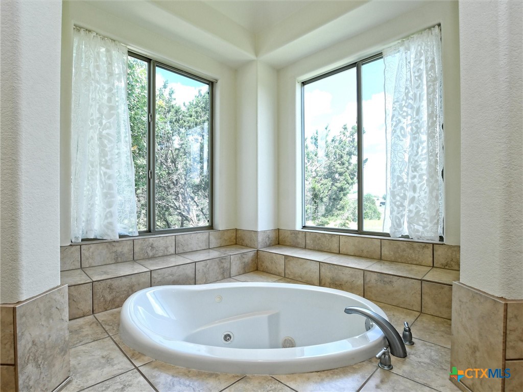 110 Stable Oaks Property Photo 20