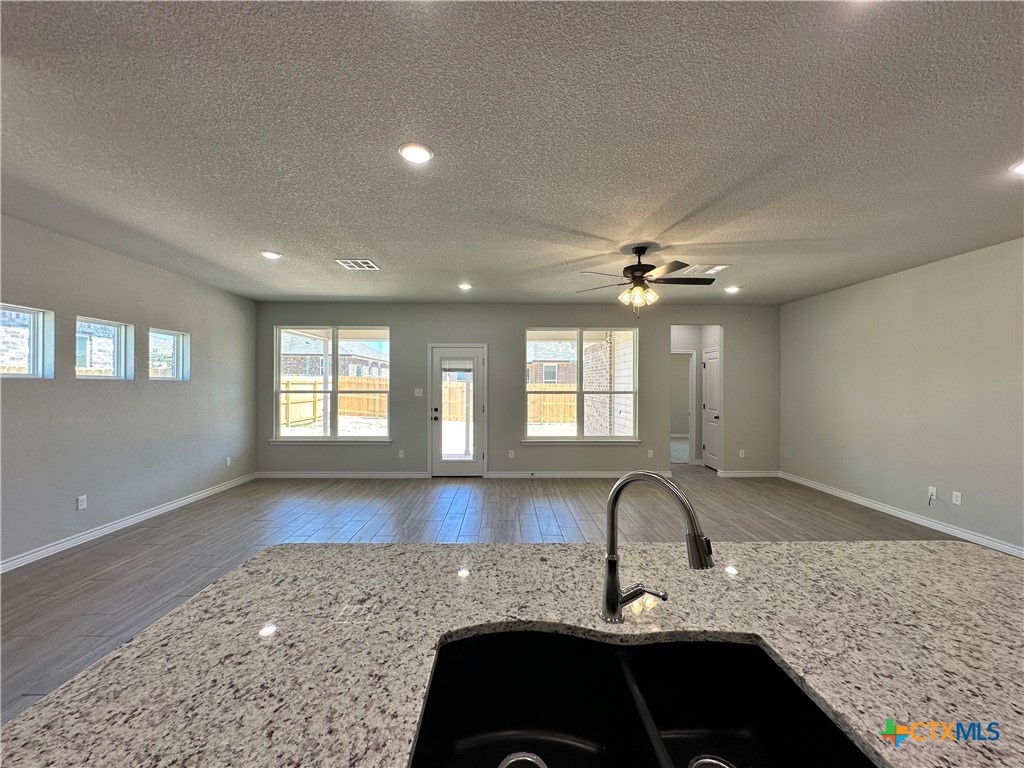 3105 Seeker Street Property Photo 7