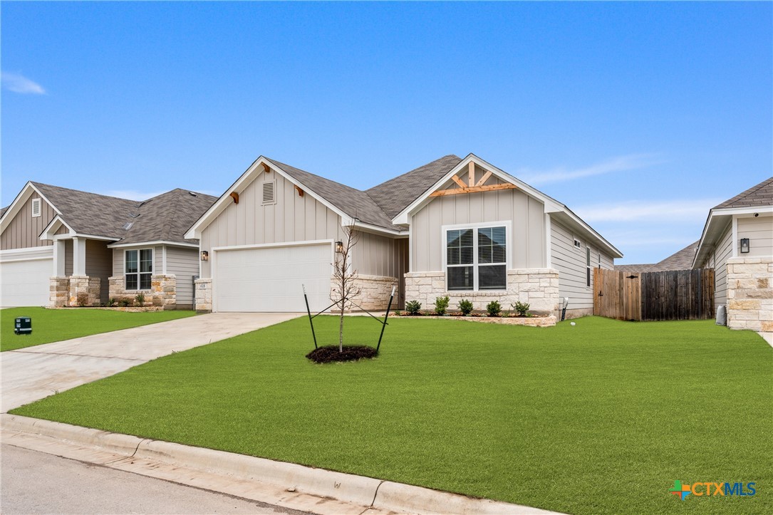 618 Seven Springs Drive Property Photo 2