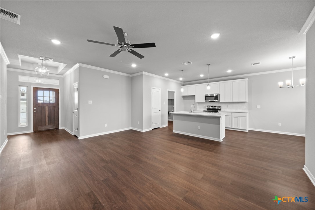 618 Seven Springs Drive Property Photo 7