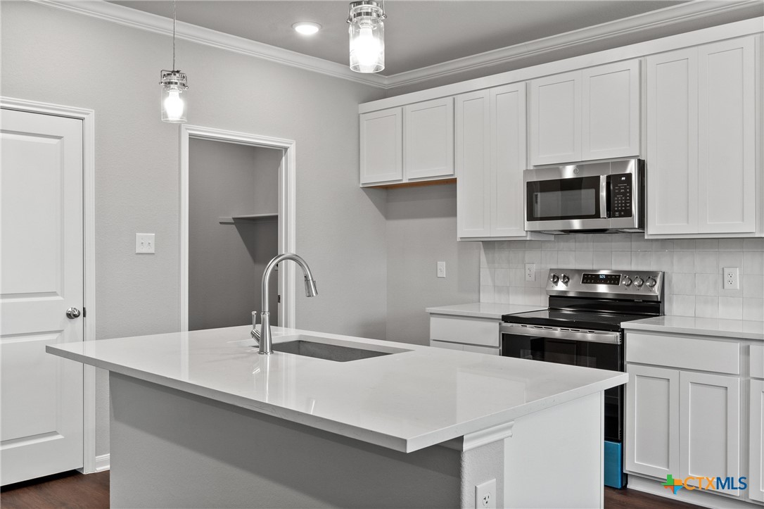 618 Seven Springs Drive Property Photo 10