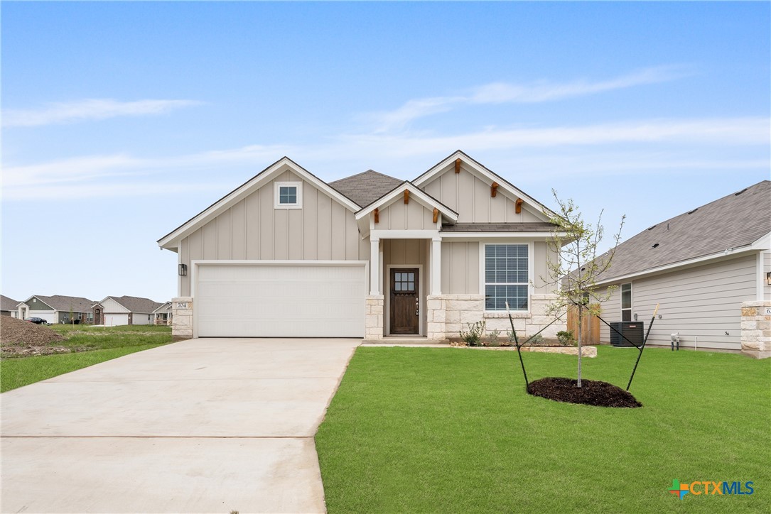 704 Seven Springs Drive Property Photo 1