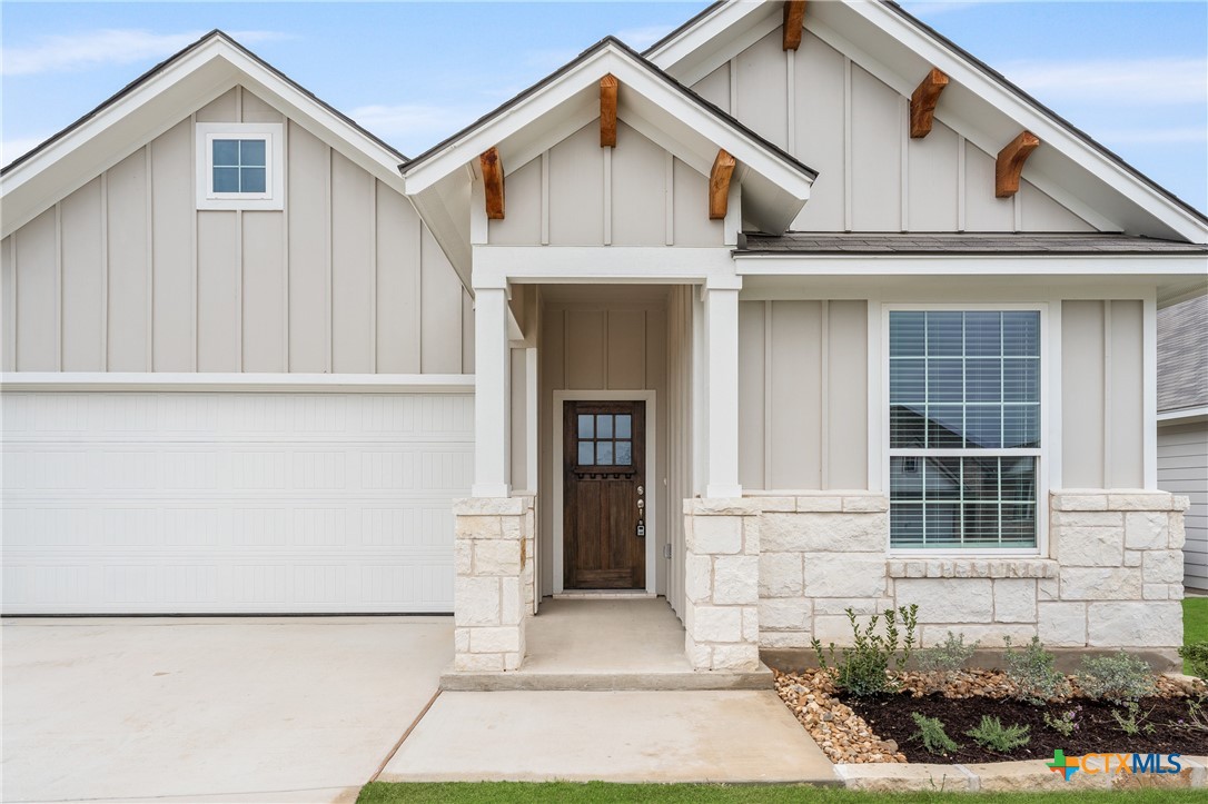 704 Seven Springs Drive Property Photo 3