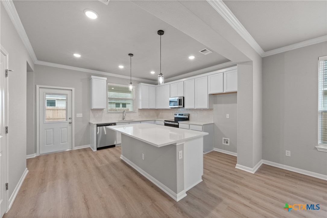 704 Seven Springs Drive Property Photo 9