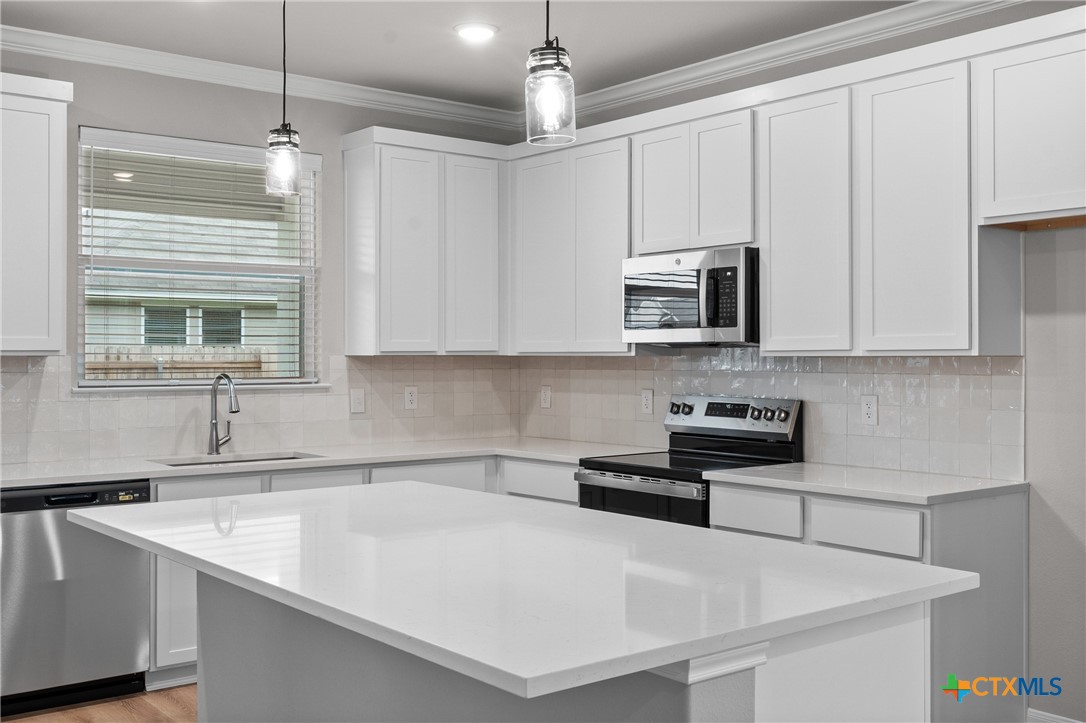 704 Seven Springs Drive Property Photo 11