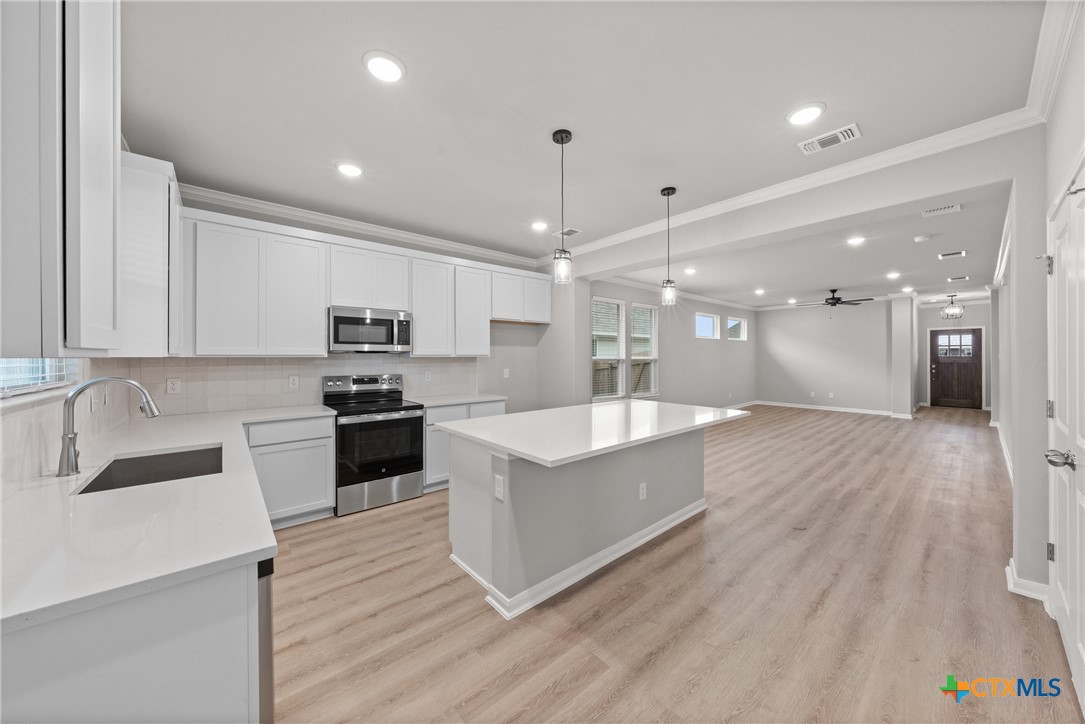 704 Seven Springs Drive Property Photo 14