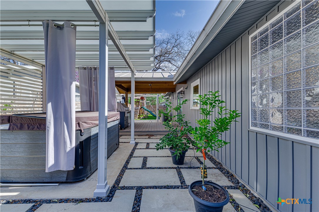 550 Cross Street Property Photo 6