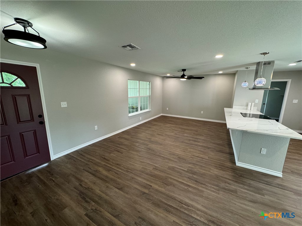 3004 Mayfair Drive Property Photo 6