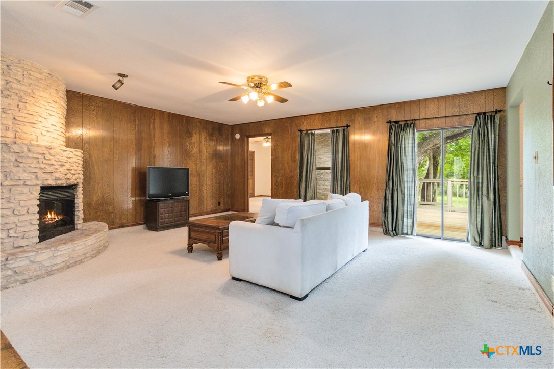 106 Kildeer Drive Property Photo 8