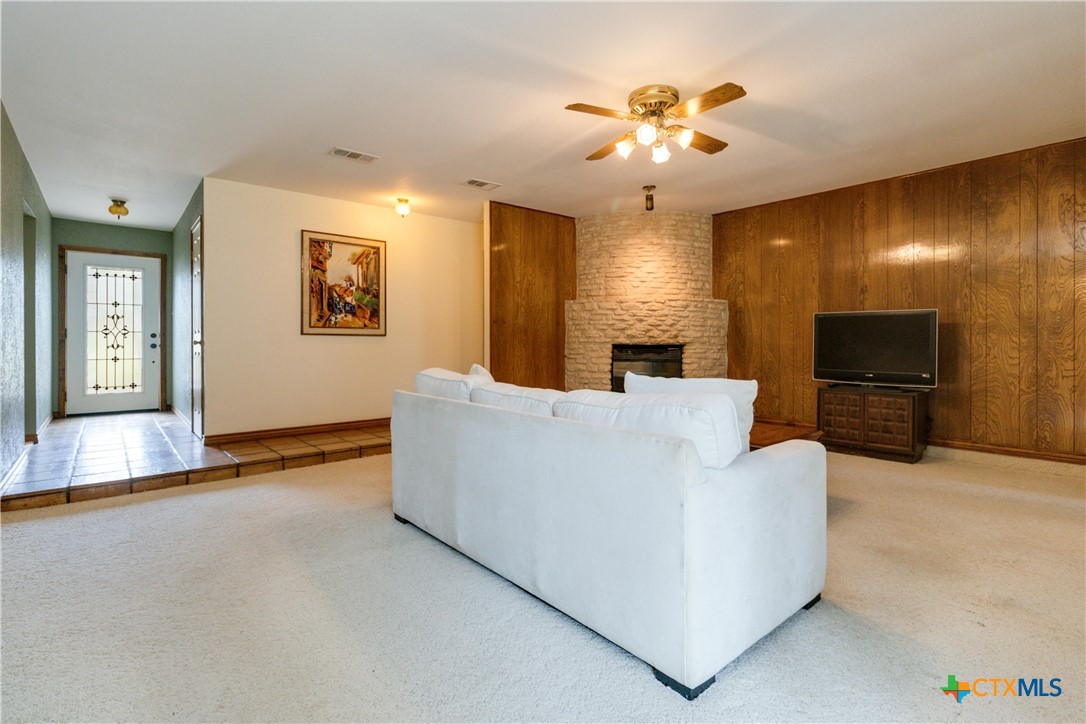 106 Kildeer Drive Property Photo 11