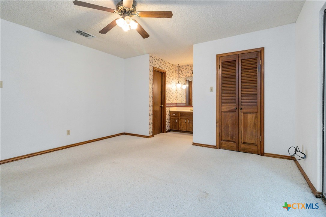106 Kildeer Drive Property Photo 11
