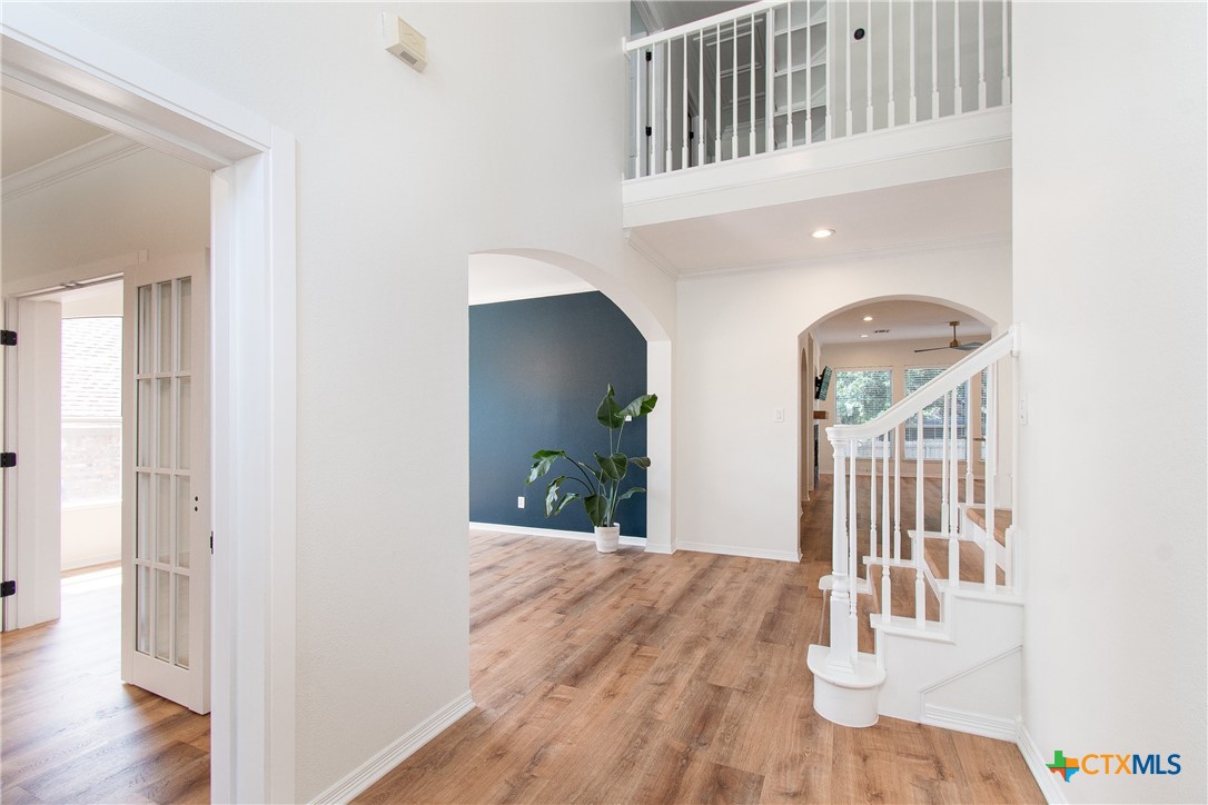 2421 Pin Oak Drive Property Photo 2
