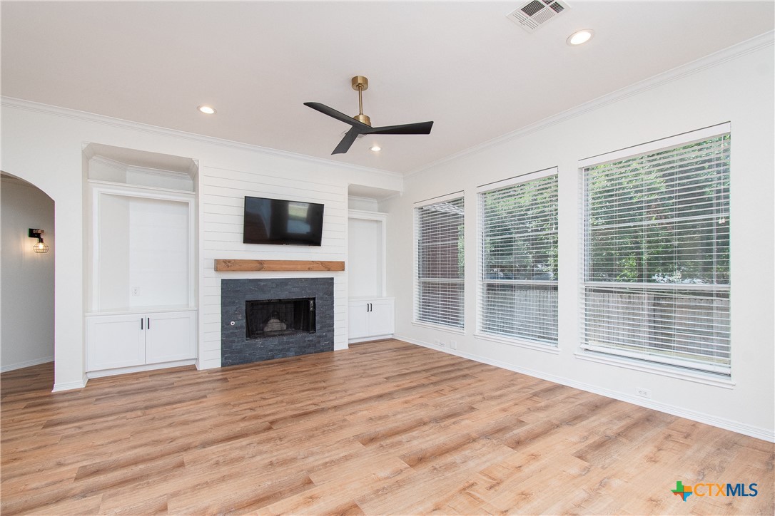 2421 Pin Oak Drive Property Photo 15