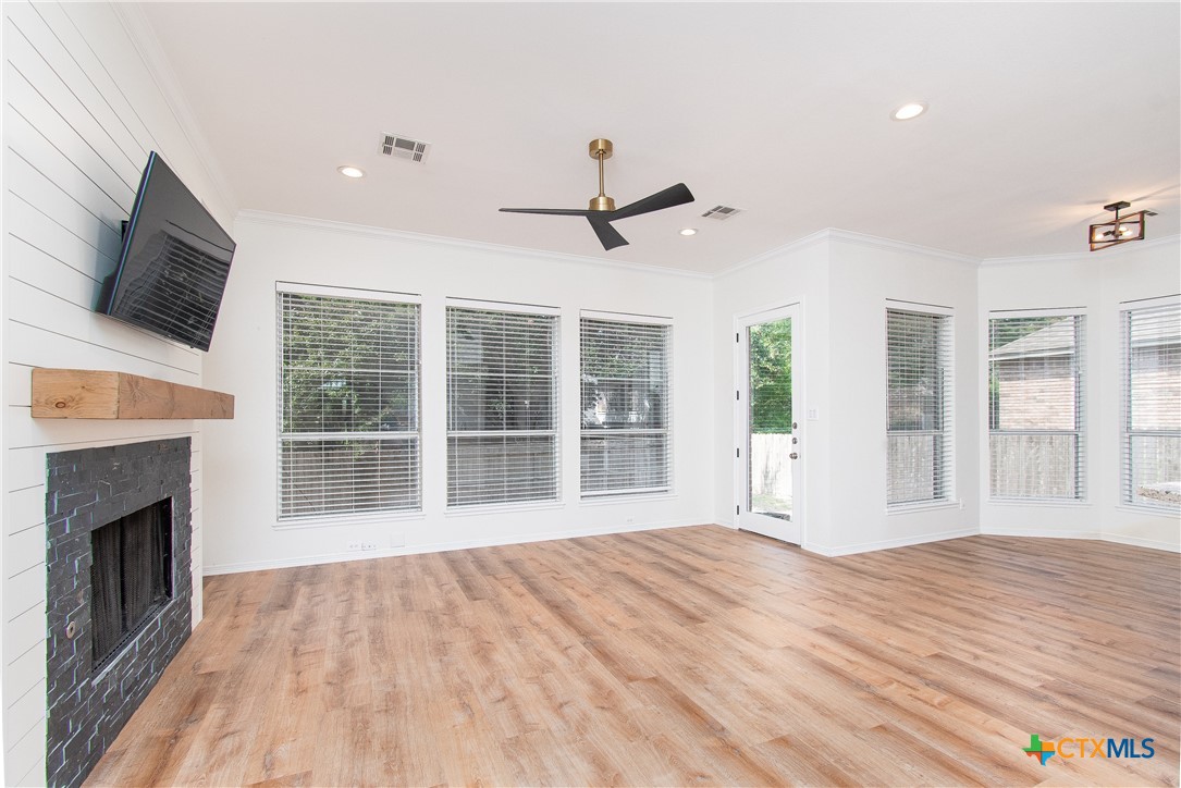 2421 Pin Oak Drive Property Photo 18