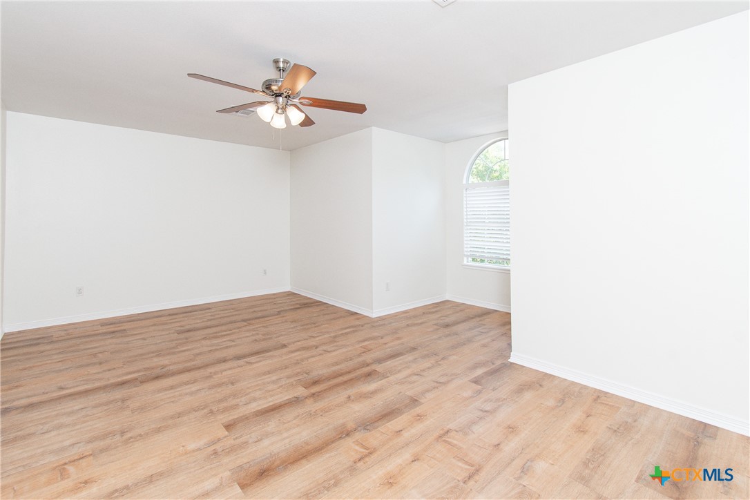 2421 Pin Oak Drive Property Photo 27