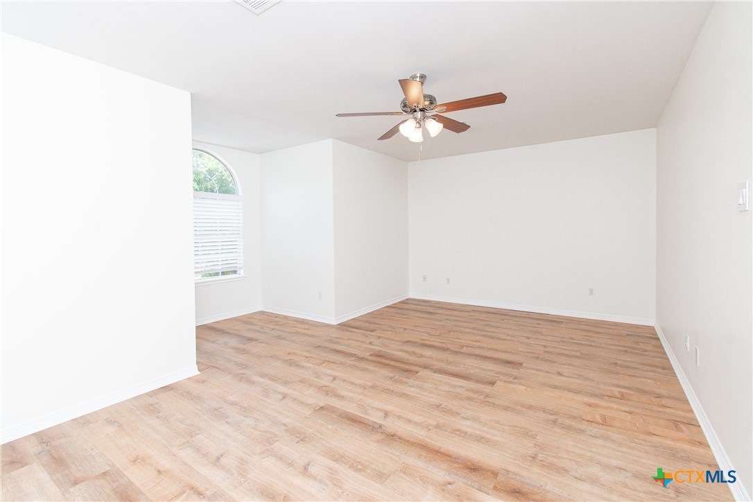 2421 Pin Oak Drive Property Photo 28