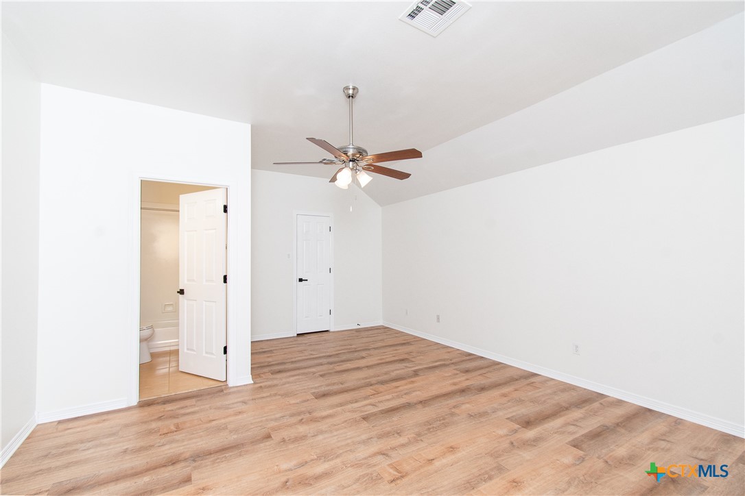 2421 Pin Oak Drive Property Photo 33