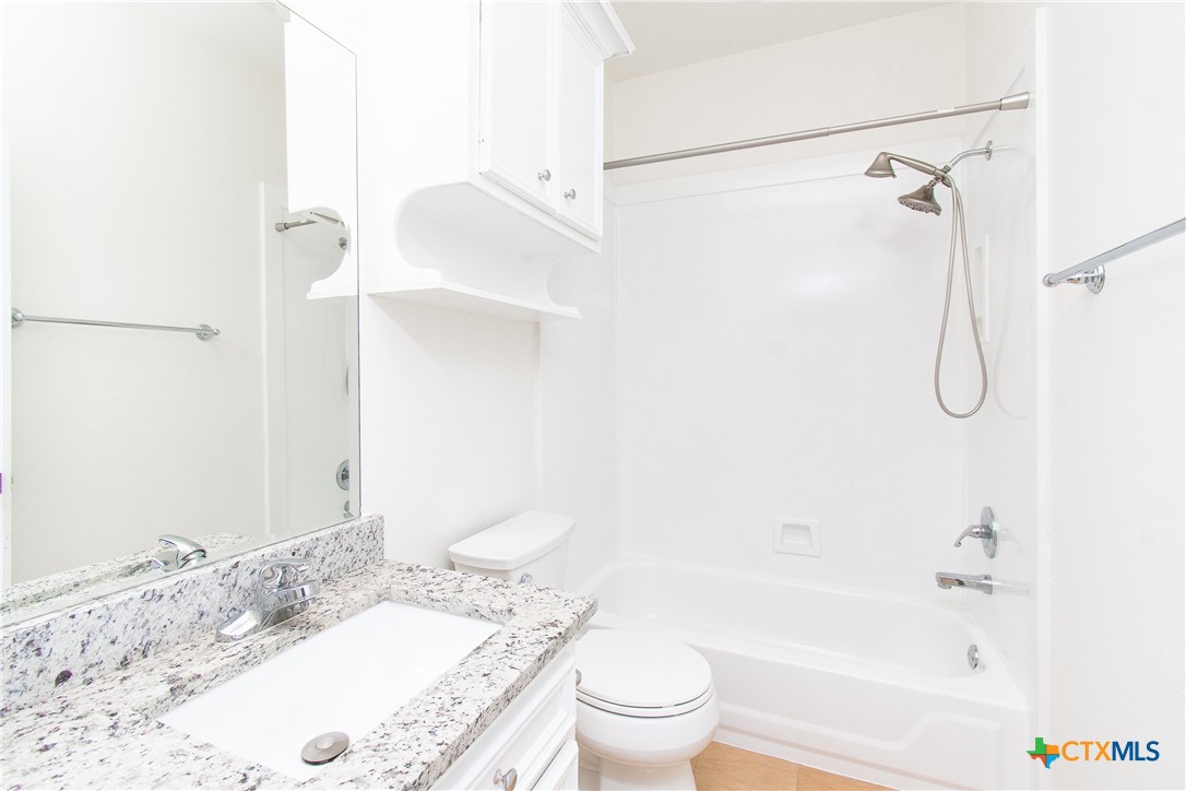 2421 Pin Oak Drive Property Photo 34